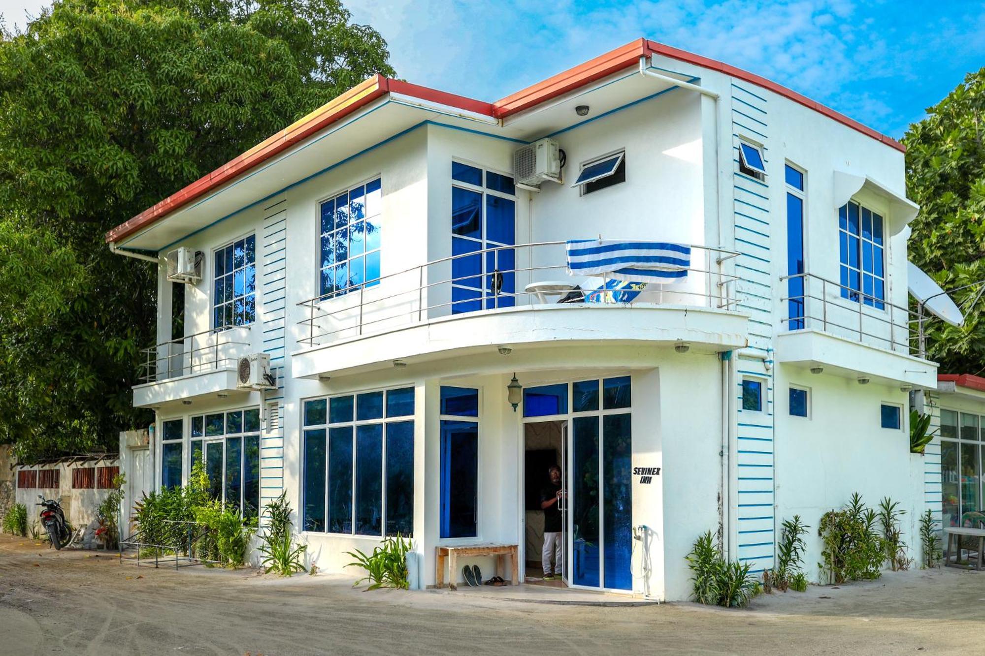 Sevinex Inn Feridhoo Exterior photo