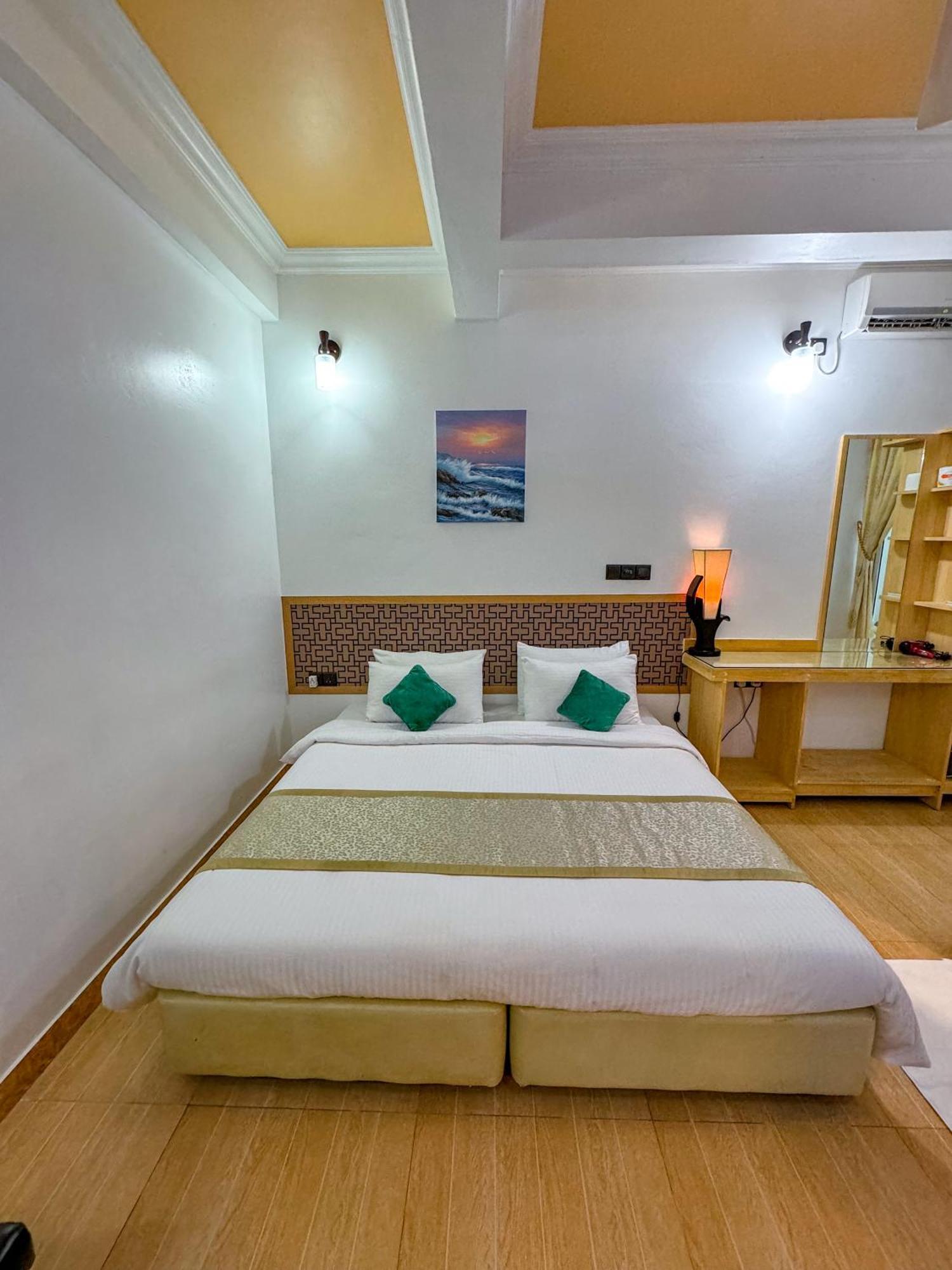 Sevinex Inn Feridhoo Exterior photo
